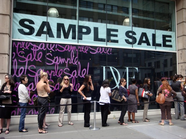 sample sale dvf line saving money fashion
